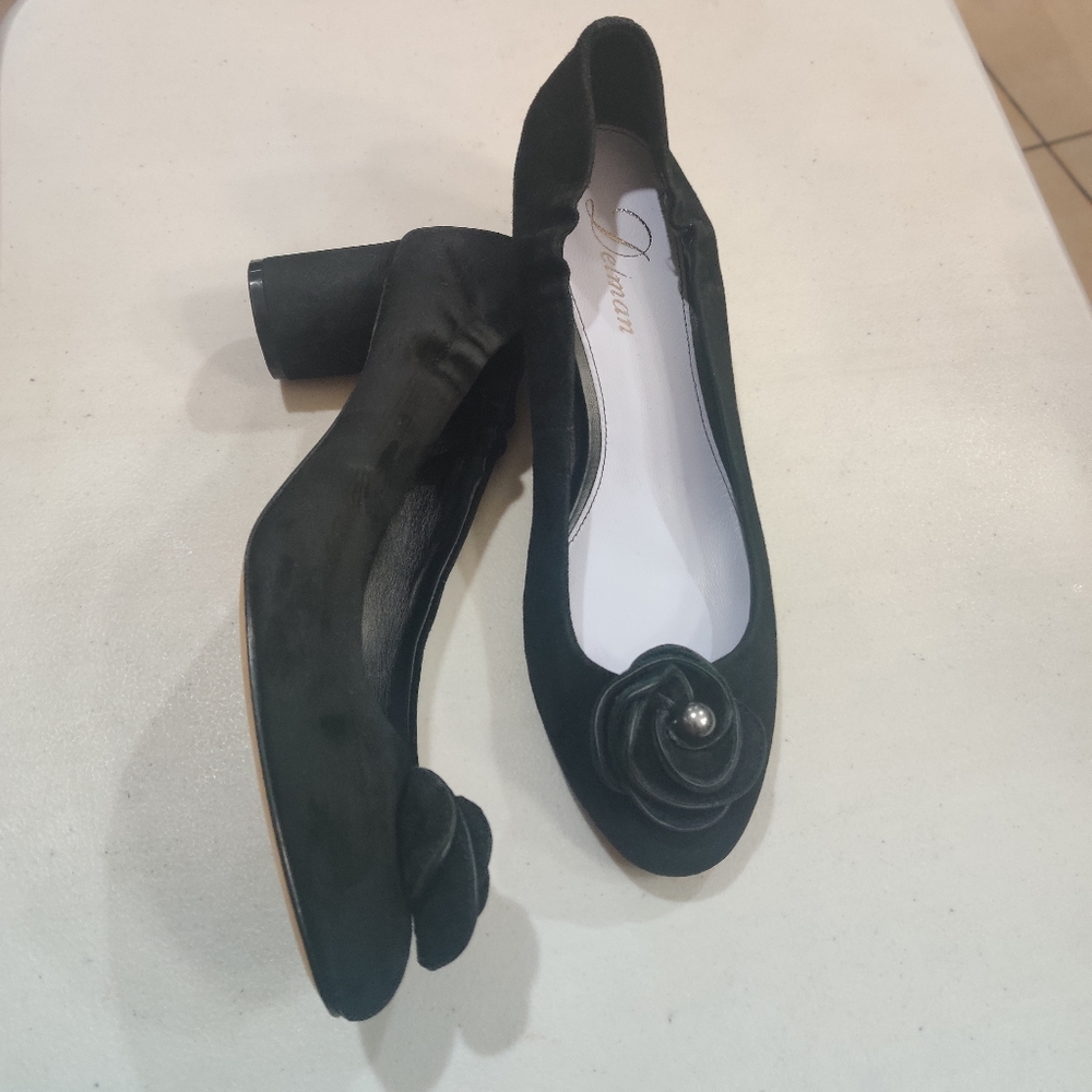 Delman Black Suede Heels NEW - Picture 4 of 16